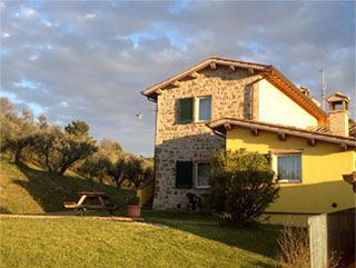 Booking apartments in holidays house - Booking flats in vacations home - Torgiano Umbria Italy