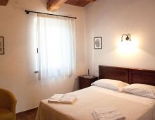 3-apartment-holidays-4-people-three-room-country-house-umbria-torgiano-assisi-italy