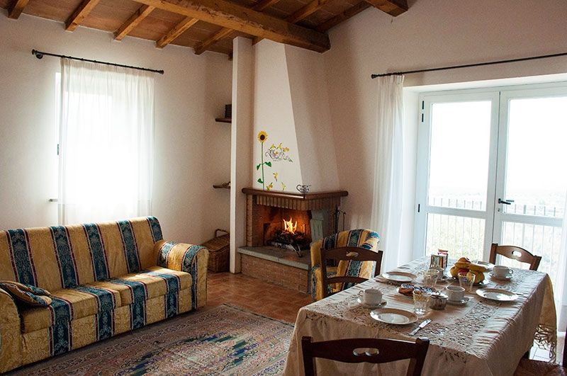 3-appartamenti-vacanze-caminetto-camino-country-house-perugia-umbria