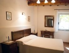 3-hospitality-welcome-home-vacation-green-umbria-apartments-with-pool-country
