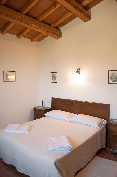 2-offers-holidays-apartments-houses-holiday-umbria-torgiano-perugia-assisi-umbria-italy