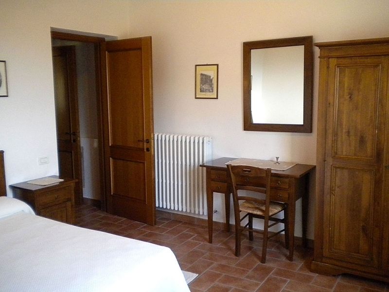 3-holiday-in-umbria-farm-with-apartments-pool-offers-umbria-tourism-torgiano